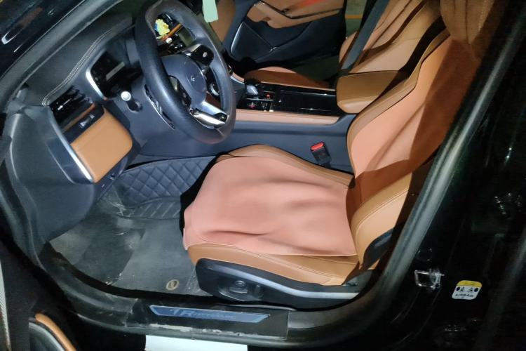 Used Jaguar XFL 2023 XFL 2.0T P250 Two-Wheel-Drive Elite Sport Gold Edition Left Front Seat