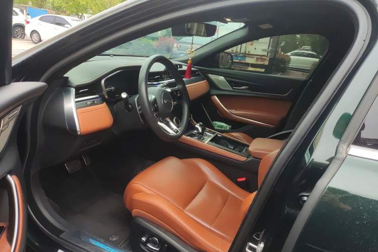 Used Jaguar XFL 2023 XFL 2.0T P300 Four-Wheel-Drive Flagship Sport Edition Left Front Seat