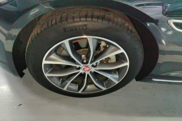 Used Jaguar XFL 2023 XFL 2.0T P250 Two-Wheel-Drive Elite Sport Edition Left Front Wheel Hub