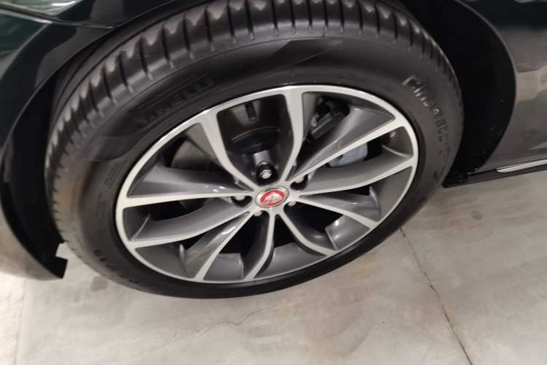 Used Jaguar XFL 2023 XFL 2.0T P250 Two-Wheel-Drive Elite Sport Edition Left Front Wheel Hub