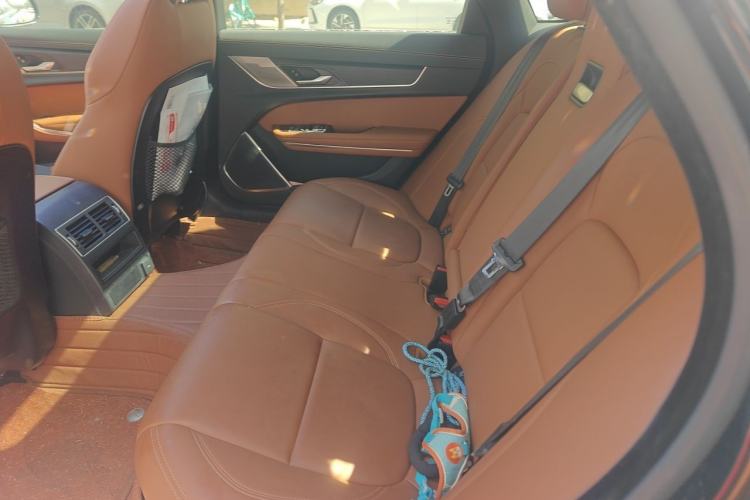 Used Jaguar XFL 2023 XFL 2.0T P250 Two-Wheel-Drive Elite Sport Gold Edition Left Rear Seat