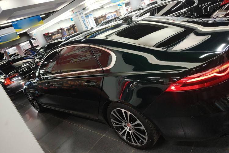 Used Jaguar XFL 2023 XFL 2.0T P250 Two-Wheel-Drive Luxury Deluxe Edition Left Side