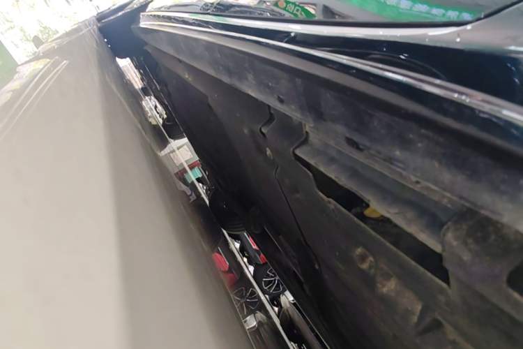 Used Jaguar XFL 2023 XFL 2.0T P250 Two-Wheel-Drive Elite Sport Edition Left Side Sill