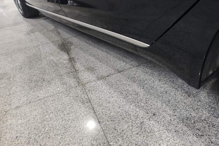 Used Jaguar XFL 2023 XFL 2.0T P200 Two-Wheel-Drive Elite Luxury Edition Left Side Sill