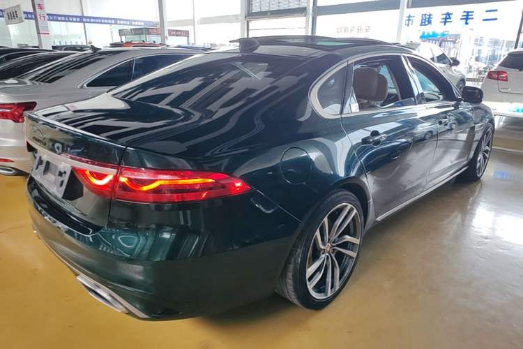 Used Jaguar XFL 2023 XFL 2.0T P250 Two-Wheel-Drive Prestige Luxury Gold Edition Rear Right 45 Deg