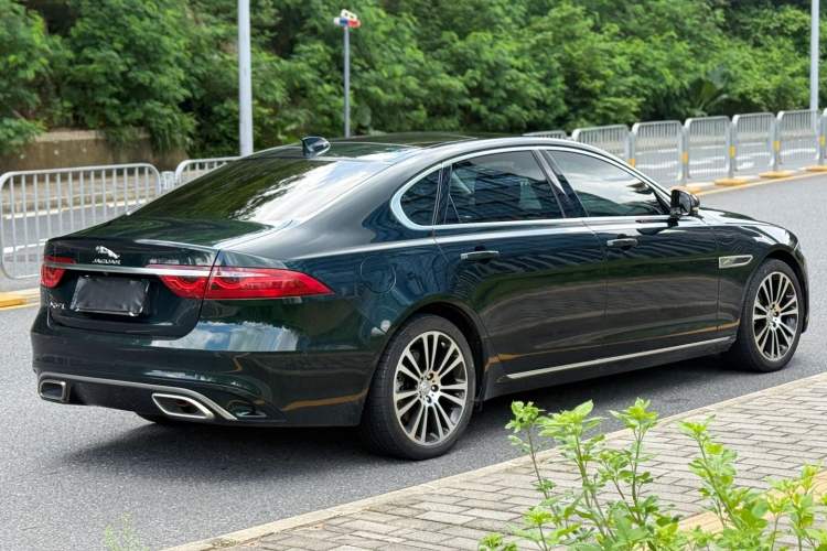 Used Jaguar XFL 2023 XFL 2.0T P250 Two-Wheel-Drive Luxury Deluxe Edition Rear Right 45 Deg
