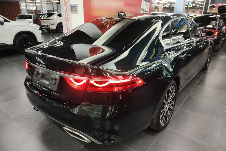 Used Jaguar XFL 2023 XFL 2.0T P250 Two-Wheel-Drive Luxury Deluxe Edition Rear Right 45 Deg