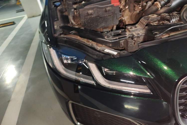 Used Jaguar XFL 2023 XFL 2.0T P250 Two-Wheel-Drive Luxury Deluxe Edition Right Front Headlight