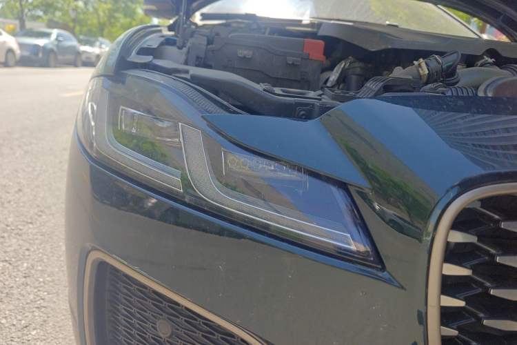 Used Jaguar XFL 2023 XFL 2.0T P250 Two-Wheel-Drive Elite Sport Gold Edition Right Front Headlight