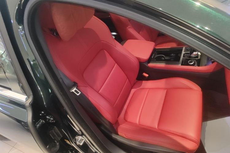 Used Jaguar XFL 2023 XFL 2.0T P250 Two-Wheel-Drive Elite Sport Edition Right Front Seat