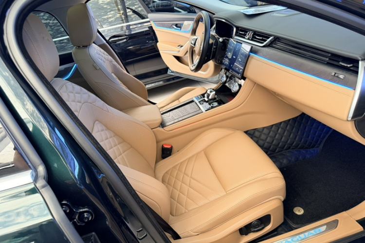 Used Jaguar XFL 2023 XFL 2.0T P250 Two-Wheel-Drive Luxury Deluxe Edition Right Front Seat