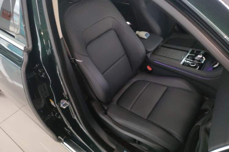 Used Jaguar XFL 2023 XFL 2.0T P200 Two-Wheel-Drive Elite Luxury Edition Right Front Seat