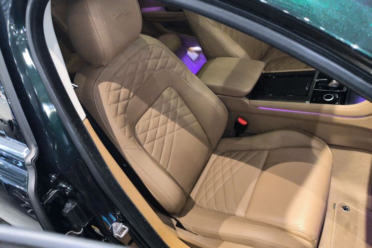 Used Jaguar XFL 2023 XFL 2.0T P250 Two-Wheel-Drive Luxury Deluxe Edition Right Front Seat