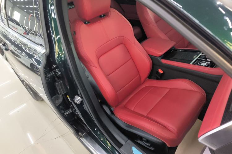 Used Jaguar XFL 2023 XFL 2.0T P250 Two-Wheel-Drive Elite Sport Edition Right Front Seat