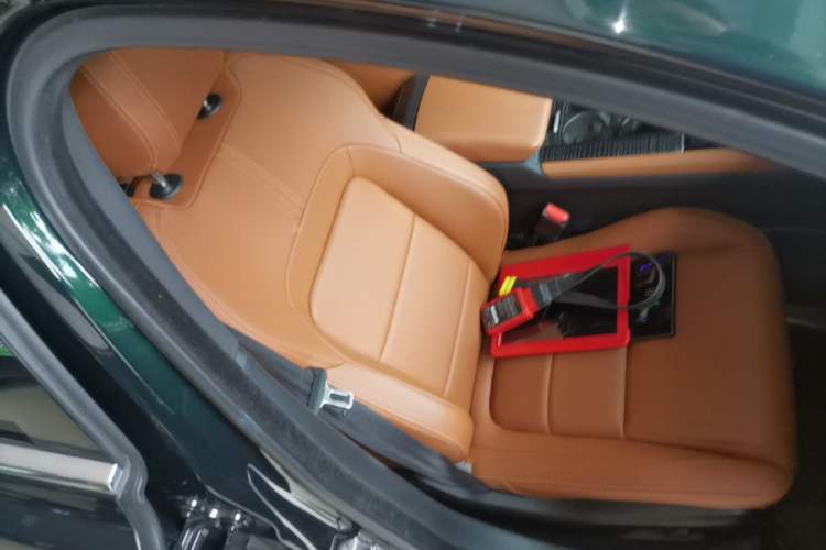 Used Jaguar XFL 2023 XFL 2.0T P250 Two-Wheel-Drive Elite Sport Edition Right Front Seat