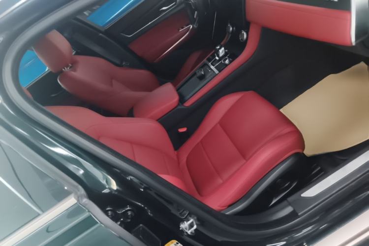Used Jaguar XFL 2023 XFL 2.0T P250 Two-Wheel-Drive Elite Sport Gold Edition Right Front Seat