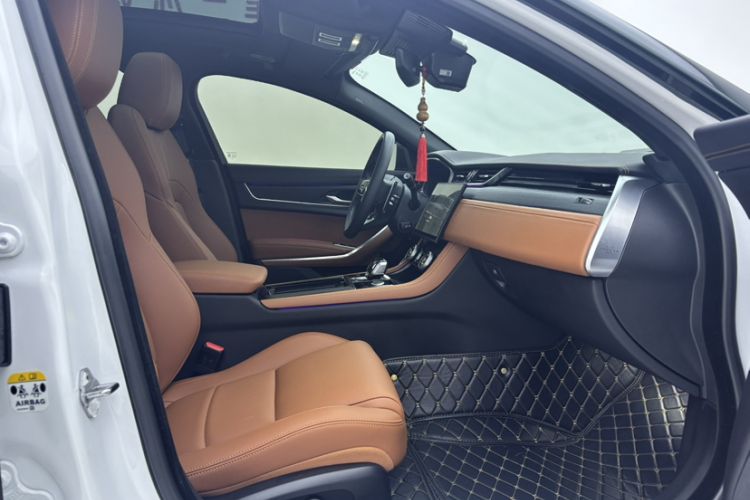 Used Jaguar XFL 2023 XFL 2.0T P250 Two-Wheel-Drive Elite Sport Edition Right Front Seat