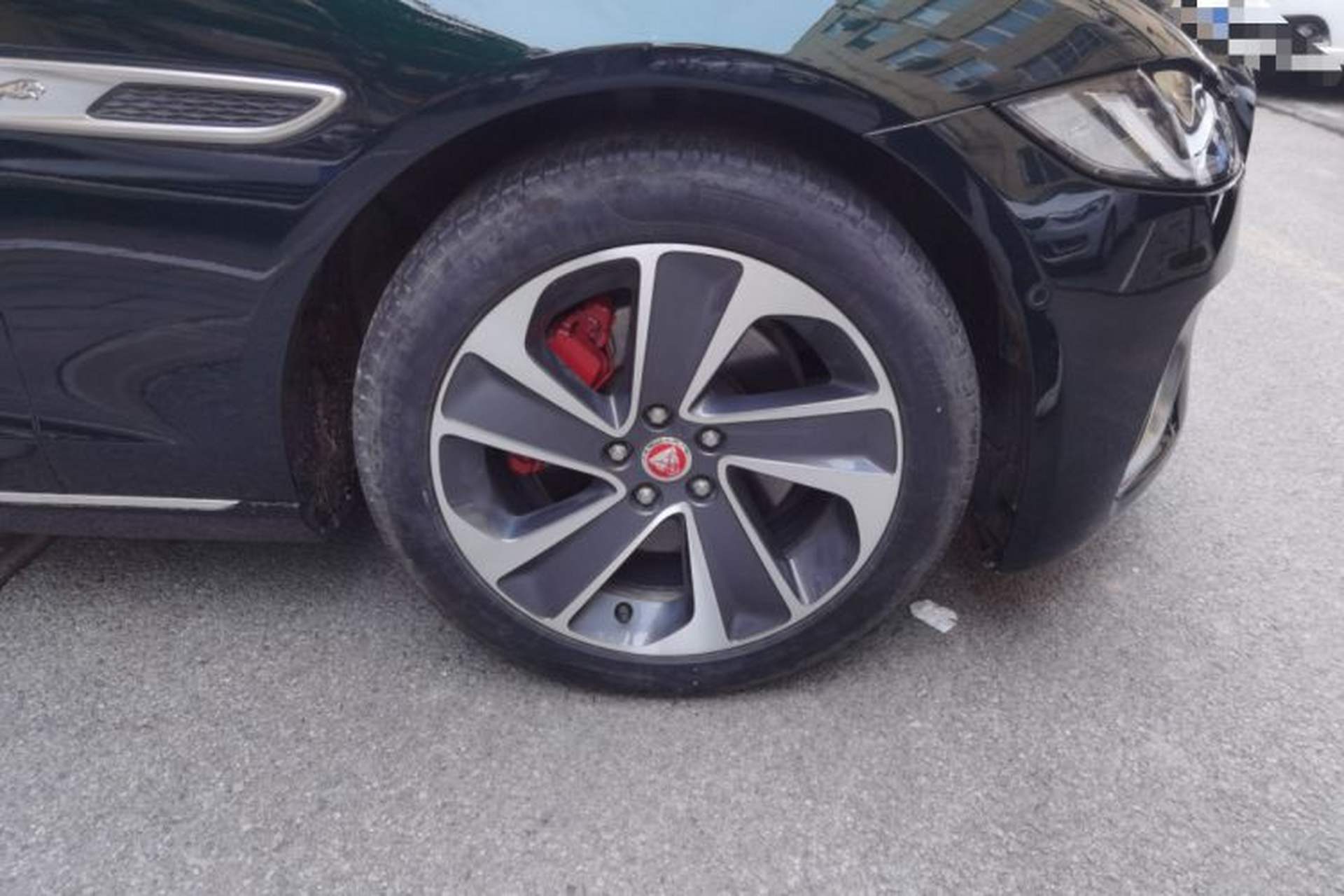 Used Jaguar XFL 2023 XFL 2.0T P200 Two-Wheel-Drive Elite Luxury Edition Right Front Wheel Hub