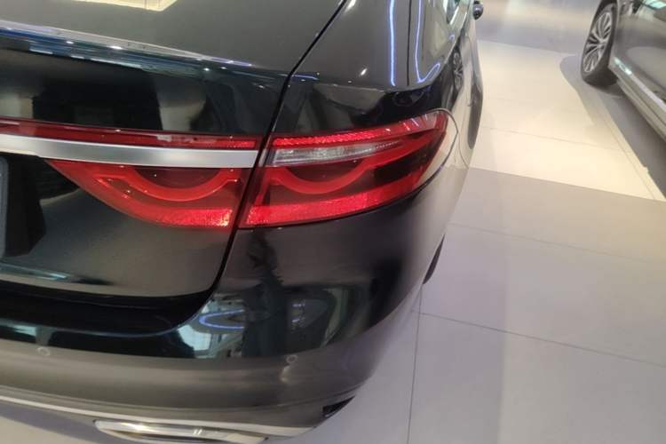 Used Jaguar XFL 2023 XFL 2.0T P250 Two-Wheel-Drive Elite Sport Edition Right Rear Taillight