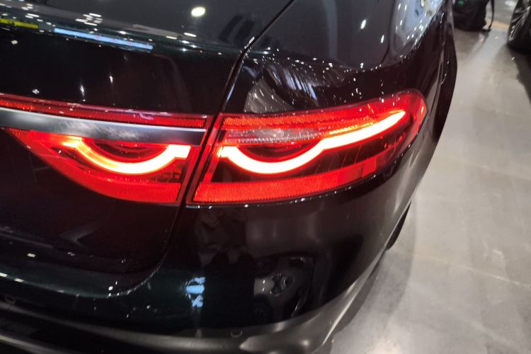 Used Jaguar XFL 2023 XFL 2.0T P250 Two-Wheel-Drive Luxury Deluxe Edition Right Rear Taillight