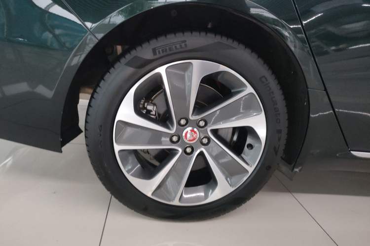 Used Jaguar XFL 2023 XFL 2.0T P200 Two-Wheel-Drive Elite Luxury Edition Right Rear Wheel Hub
