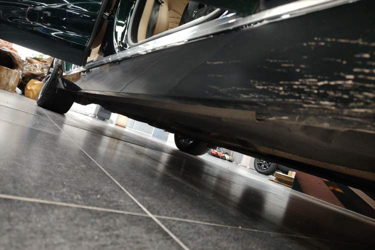 Used Jaguar XFL 2023 XFL 2.0T P250 Two-Wheel-Drive Luxury Deluxe Edition Right Side Sill