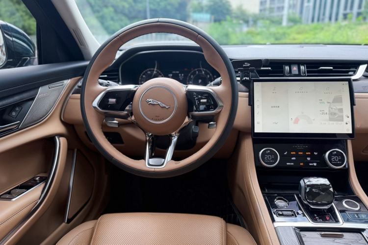Used Jaguar XFL 2023 XFL 2.0T P250 Two-Wheel-Drive Luxury Deluxe Edition Steering Wheel