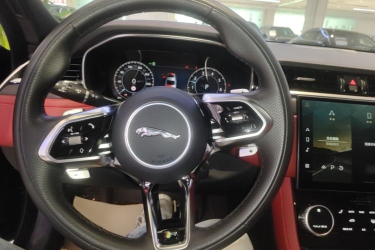 Used Jaguar XFL 2023 XFL 2.0T P250 Two-Wheel-Drive Elite Sport Edition Steering Wheel