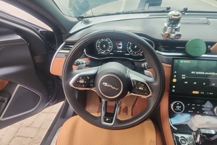 Used Jaguar XFL 2023 XFL 2.0T P250 Two-Wheel-Drive Elite Sport Edition Steering Wheel