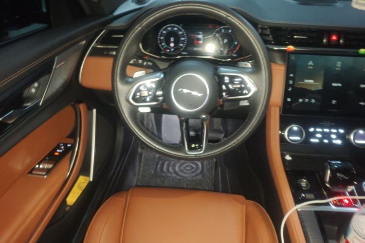 Used Jaguar XFL 2023 XFL 2.0T P250 Two-Wheel-Drive Elite Sport Edition Steering Wheel