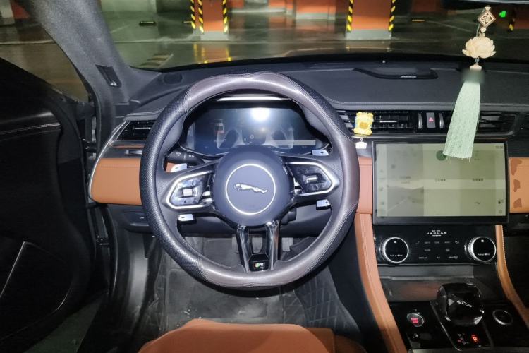 Used Jaguar XFL 2023 XFL 2.0T P250 Two-Wheel-Drive Elite Sport Gold Edition Steering Wheel