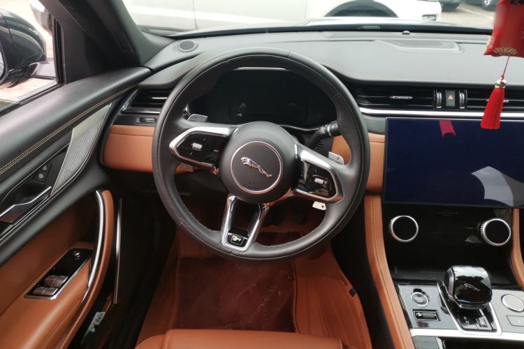 Used Jaguar XFL 2023 XFL 2.0T P250 Two-Wheel-Drive Elite Sport Edition Steering Wheel
