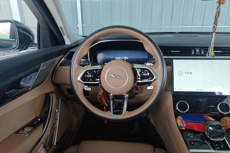 Used Jaguar XFL 2023 XFL 2.0T P250 Two-Wheel-Drive Luxury Deluxe Edition Steering Wheel