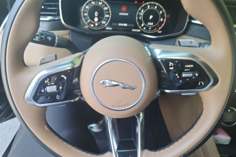 Used Jaguar XFL 2023 XFL 2.0T P250 Two-Wheel-Drive Luxury Deluxe Edition Steering Wheel