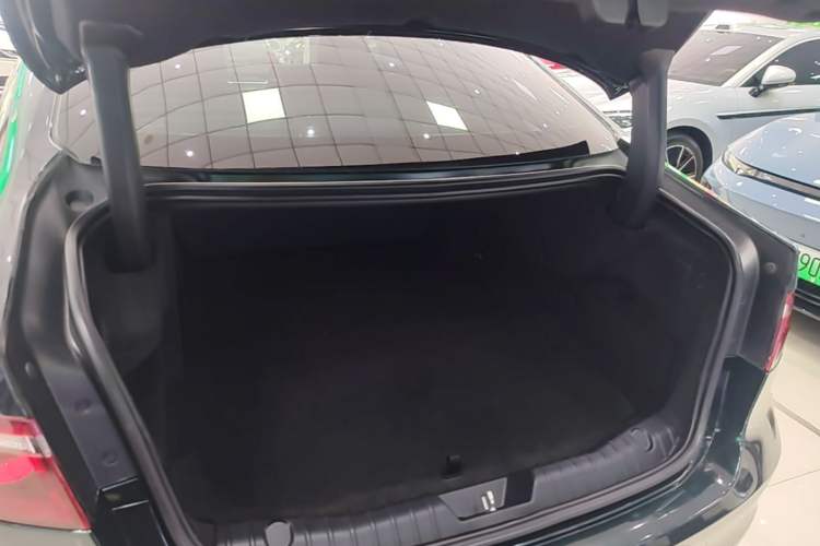 Used Jaguar XFL 2023 XFL 2.0T P250 Two-Wheel-Drive Elite Sport Edition Trunk