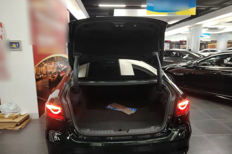 Used Jaguar XFL 2023 XFL 2.0T P250 Two-Wheel-Drive Luxury Deluxe Edition Trunk