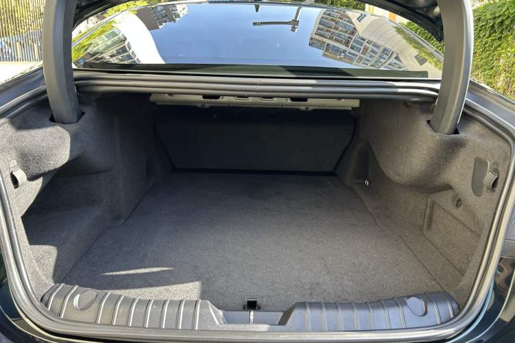 Used Jaguar XFL 2023 XFL 2.0T P250 Two-Wheel-Drive Luxury Deluxe Edition Trunk