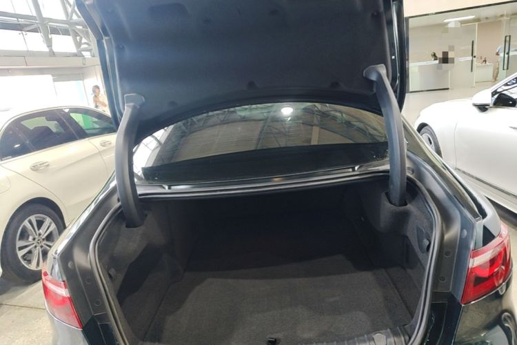 Used Jaguar XFL 2023 XFL 2.0T P200 Two-Wheel-Drive Elite Luxury Edition Trunk
