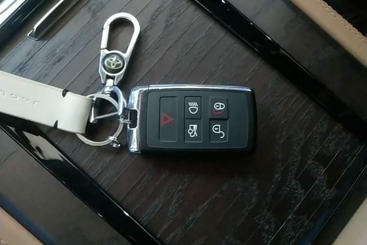 Used Jaguar XFL 2023 XFL 2.0T P250 Two-Wheel-Drive Luxury Deluxe Edition Vehicle Key