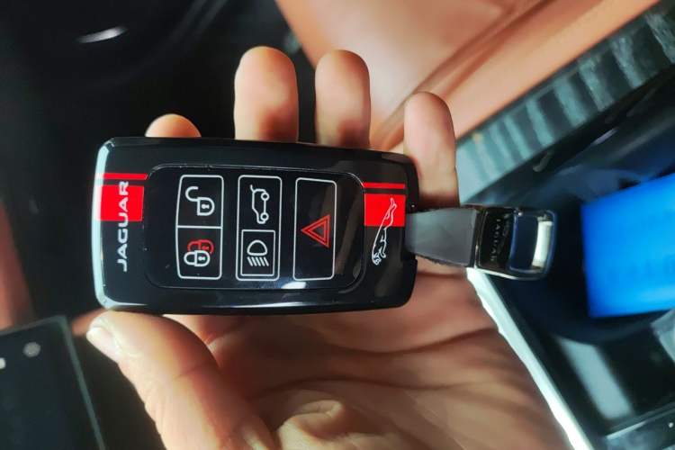 Used Jaguar XFL 2023 XFL 2.0T P300 Four-Wheel-Drive Flagship Sport Edition Vehicle Key