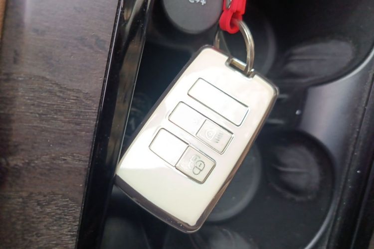Used Jaguar XFL 2023 XFL 2.0T P250 Two-Wheel-Drive Luxury Deluxe Edition Vehicle Key
