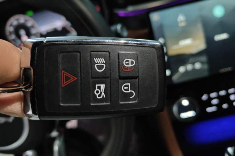 Used Jaguar XFL 2023 XFL 2.0T P250 Two-Wheel-Drive Elite Sport Edition Vehicle Key