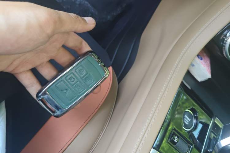 Used Jaguar XFL 2023 XFL 2.0T P250 Two-Wheel-Drive Luxury Deluxe Edition Vehicle Key