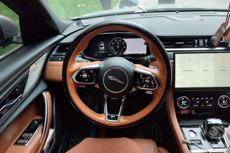 Used Jaguar XFL 2023 XFL 2.0T P300 Four-Wheel-Drive Flagship Sport Edition Steering Wheel