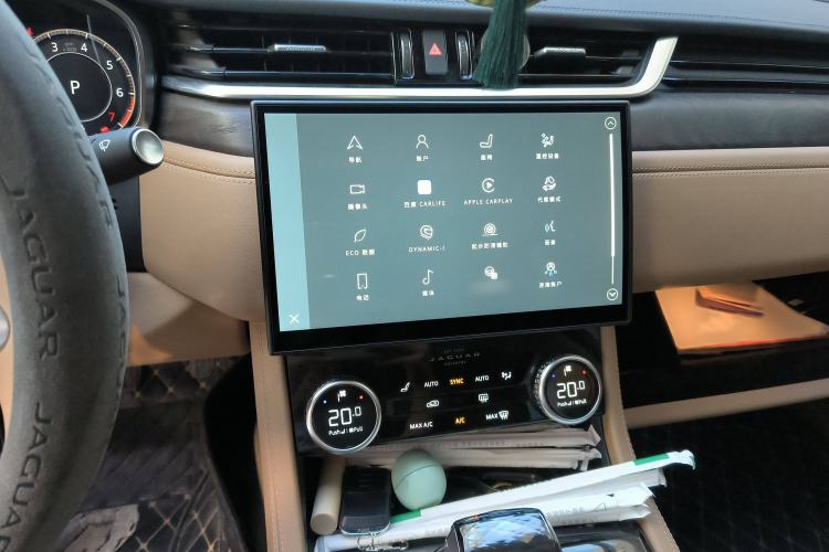 Used Jaguar XFL 2023 XFL 2.0T P250 Two-Wheel-Drive Prestige Luxury Gold Edition Audio And AC Panel