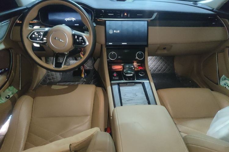 Used Jaguar XFL 2023 XFL 2.0T P250 Two-Wheel-Drive Luxury Deluxe Edition Center Console