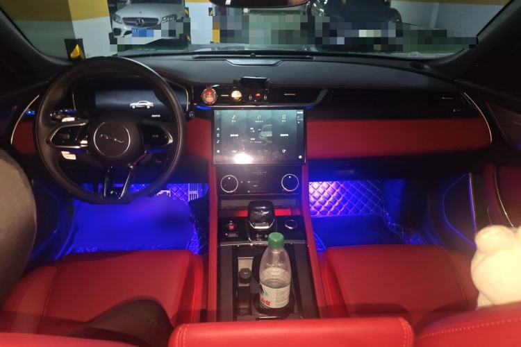 Used Jaguar XFL 2023 XFL 2.0T P250 Two-Wheel-Drive Elite Sport Edition Center Console