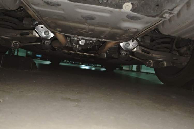 Used Jaguar XFL 2023 XFL 2.0T P250 Two-Wheel-Drive Prestige Luxury Gold Edition Chassis Rear