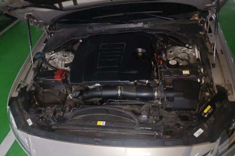 Used Jaguar XFL 2023 XFL 2.0T P250 Two-Wheel-Drive Elite Sport Edition Engine Bay
