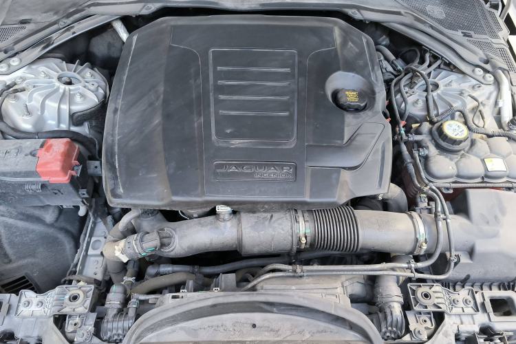 Used Jaguar XFL 2023 XFL 2.0T P250 Two-Wheel-Drive Prestige Luxury Gold Edition Engine Bay